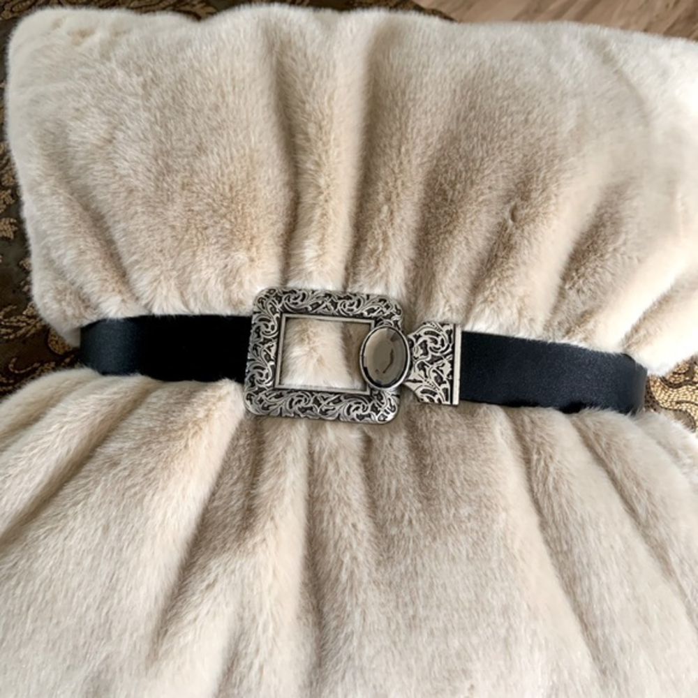 Chicos Genuine Leather Adjustable Belt SM GEM‎